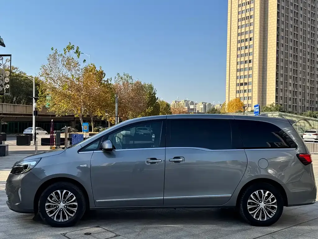 Buick GL8 2022 из CN, фото 4