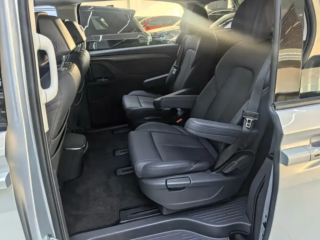 Buick GL8 Hybrid 2025 из CN, фото 8