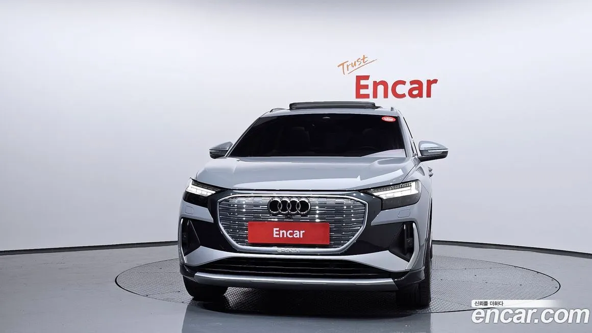 Audi Q4 e-tron — фото 3