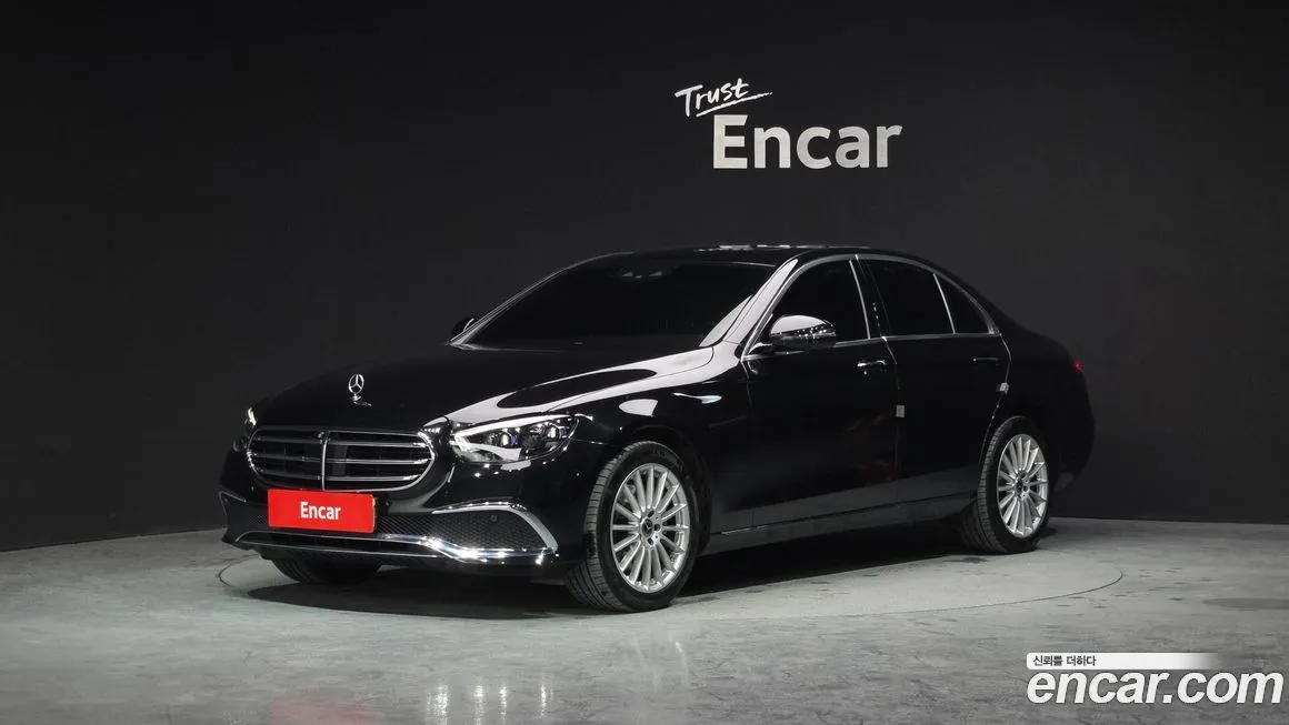 Mercedes-Benz E-Class — фото 1