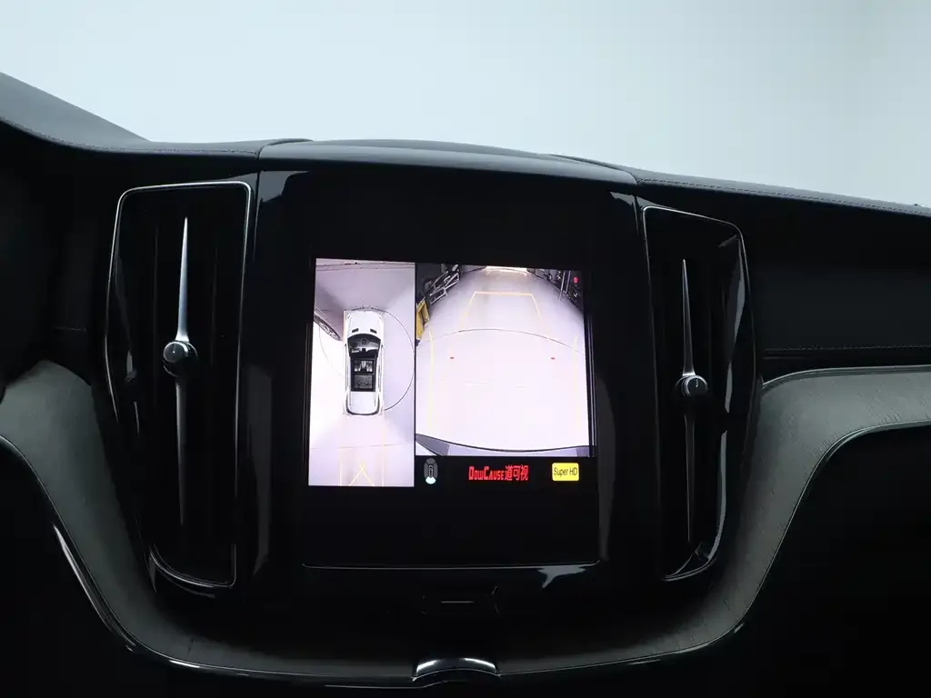 Volvo XC60 2021 из CN, фото 9