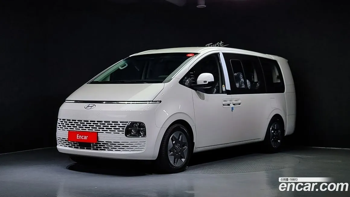 Hyundai Staria — фото 1