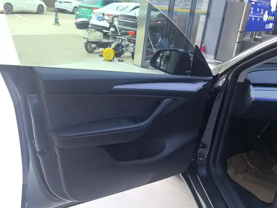 Tesla Model Y 2024 из CN, фото 7