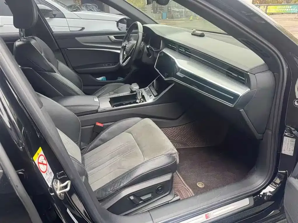 Audi A6L 2021 из CN, фото 3
