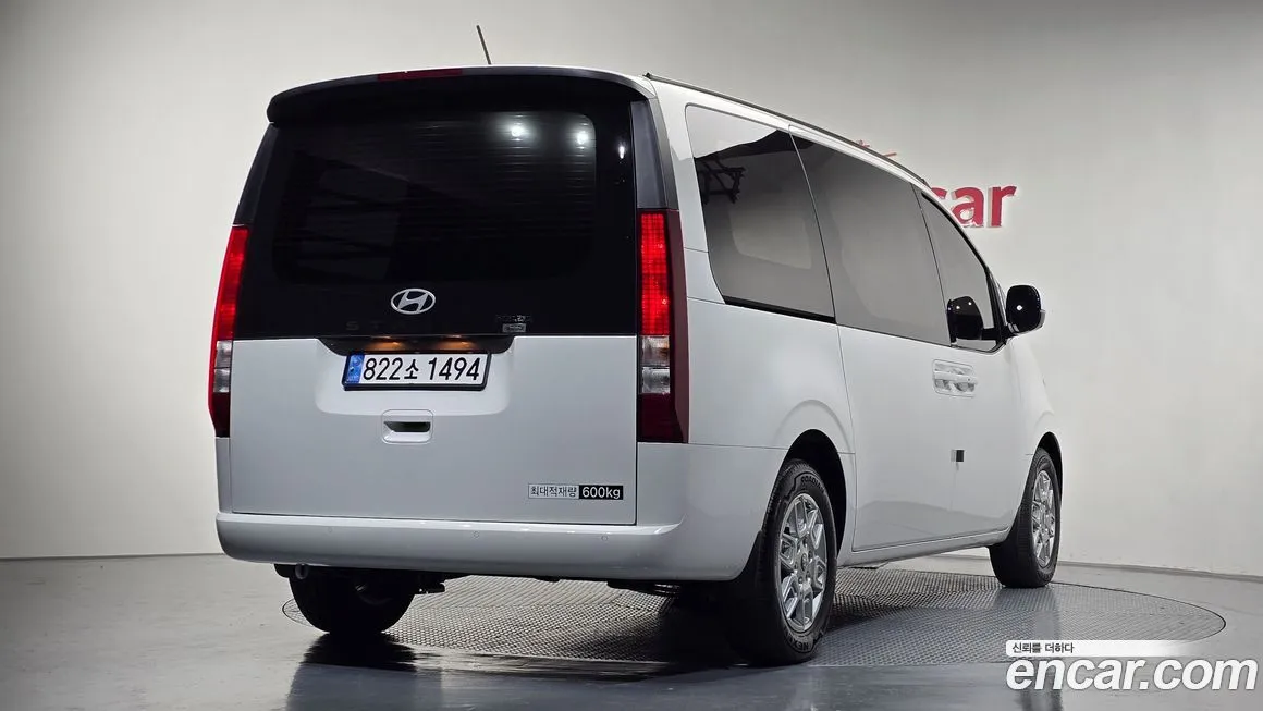 Hyundai Staria — фото 2