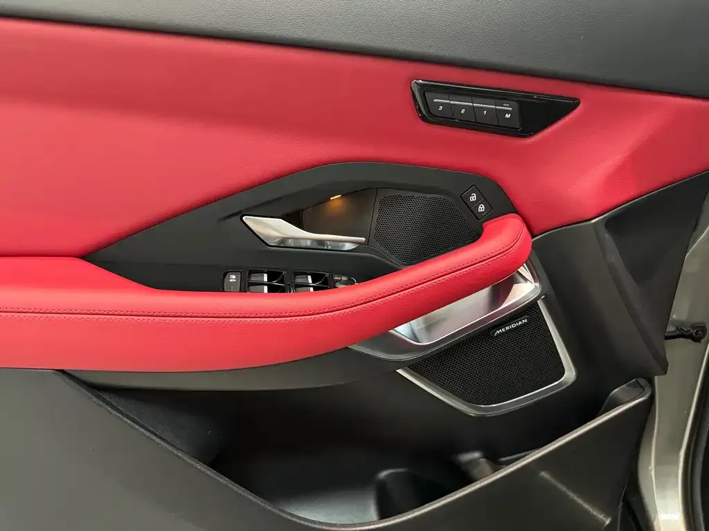 Jaguar E-PACE 2023 из CN, фото 8