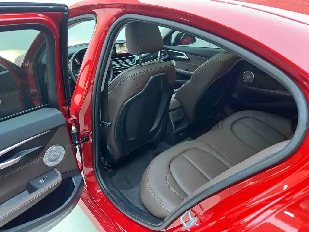 BMW 1 Series 2022 из CN, фото 10