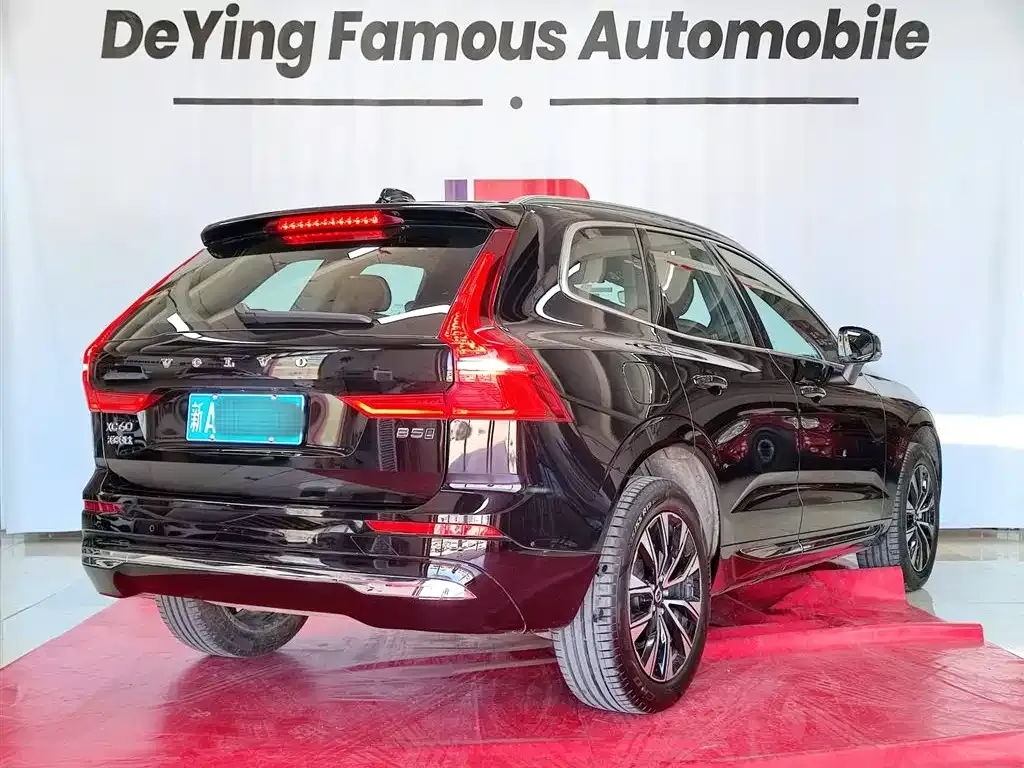 Volvo XC60 2024 из CN, фото 4