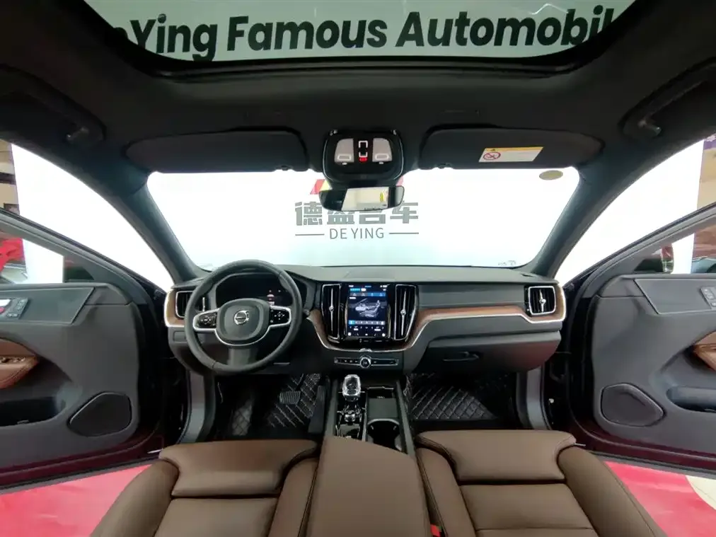 Volvo XC60 2024 из CN, фото 9