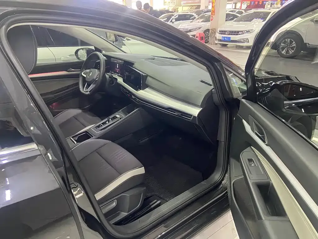 Volkswagen Golf 2021 из CN, фото 8