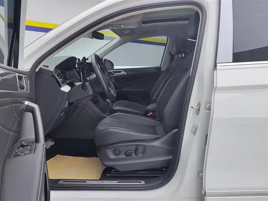 Volkswagen Tiguan L 2022 из CN, фото 9