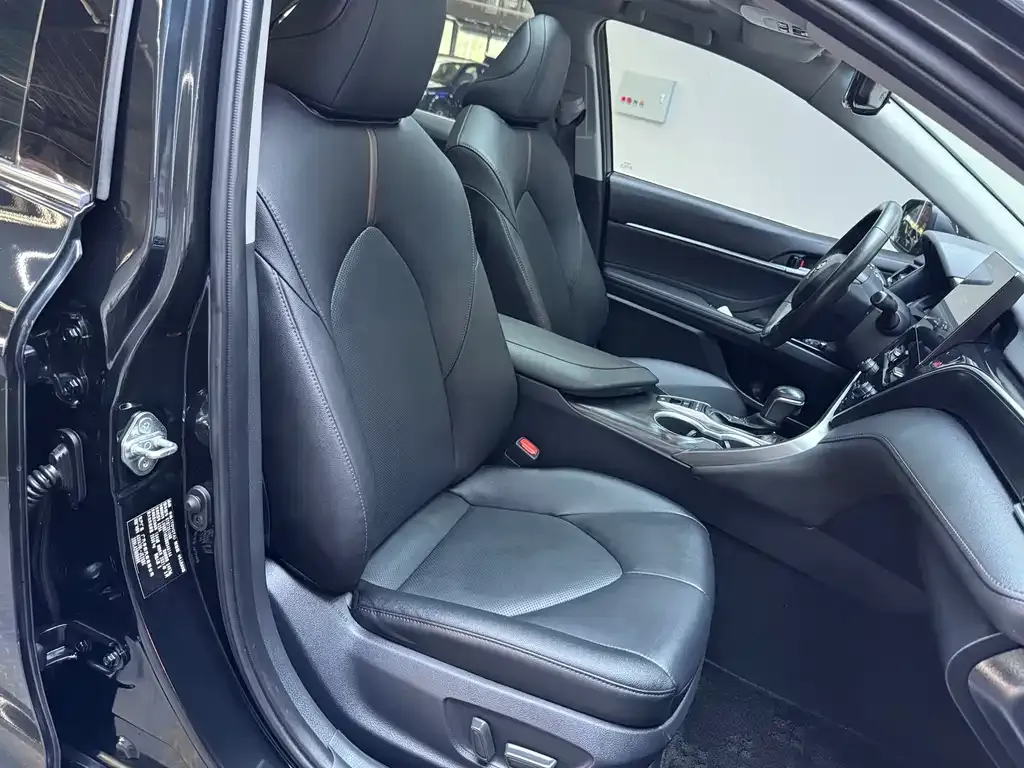Toyota Camry 2021 из CN, фото 8