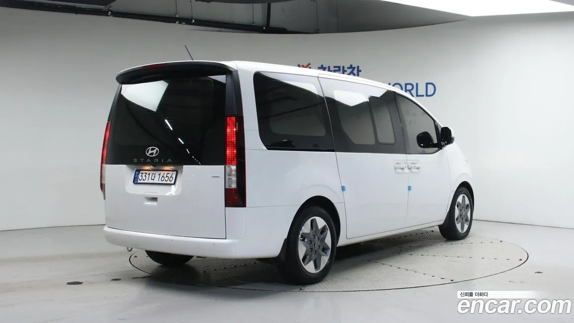Hyundai Staria — фото 2