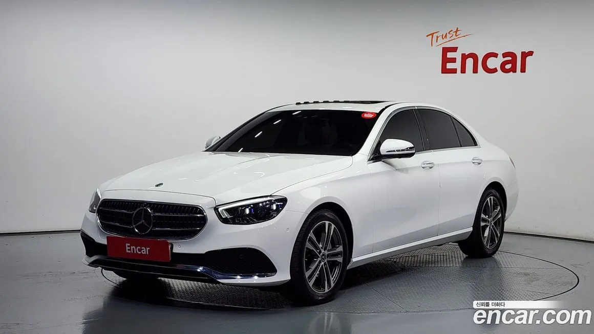 Mercedes-Benz E-Class — фото 1