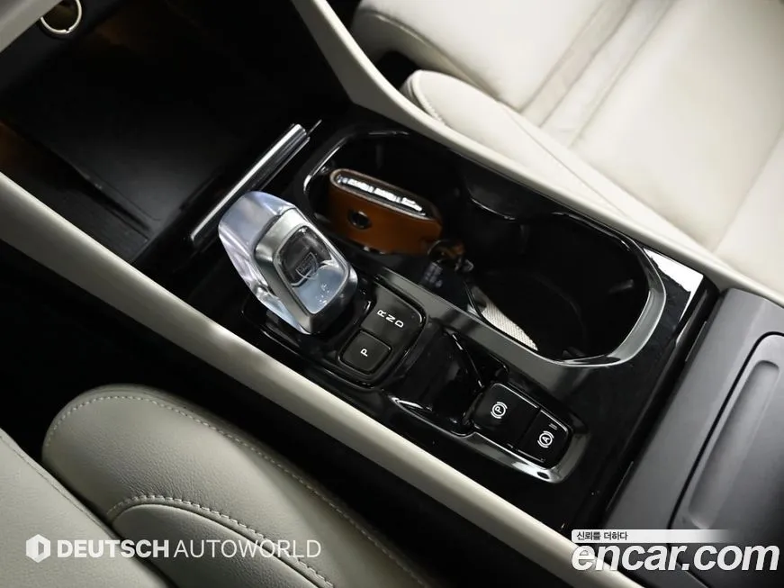 Volvo XC40 2024 из KR, фото 9