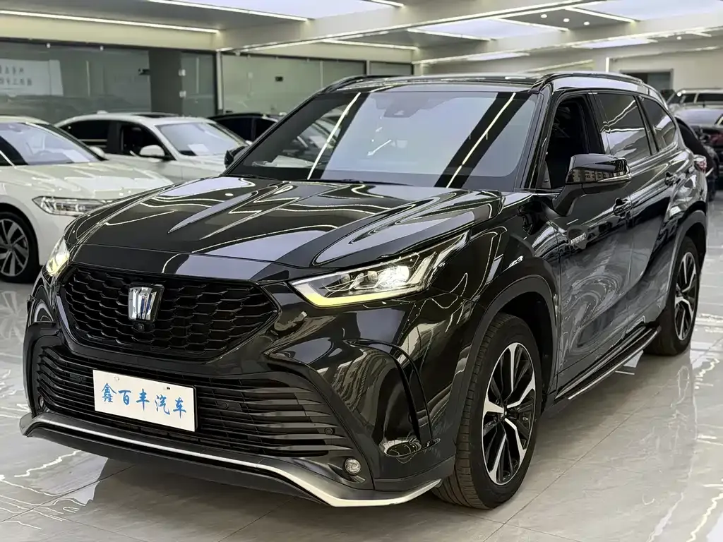 Toyota Crown Kluger 2022 из CN, фото 1