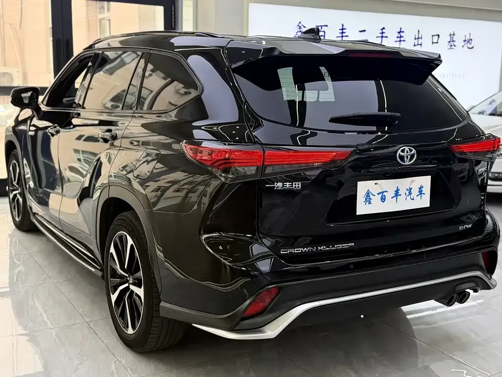 Toyota Crown Kluger 2022 из CN, фото 10