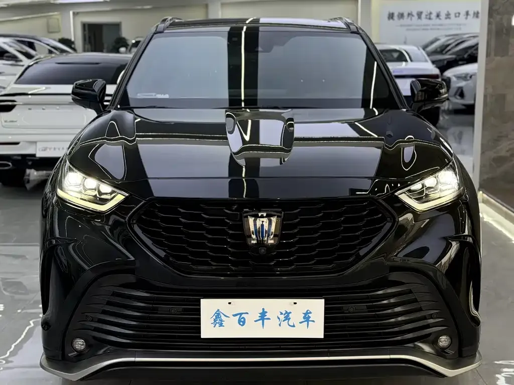 Toyota Crown Kluger 2022 из CN, фото 2
