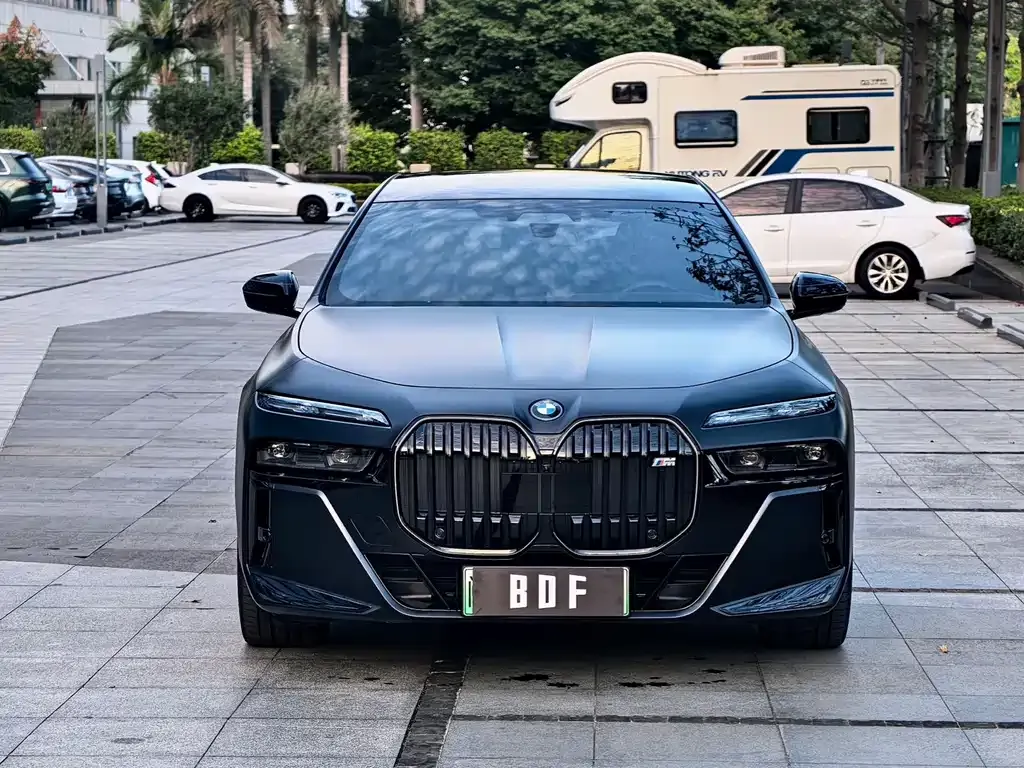 BMW i7 2025 из CN, фото 2