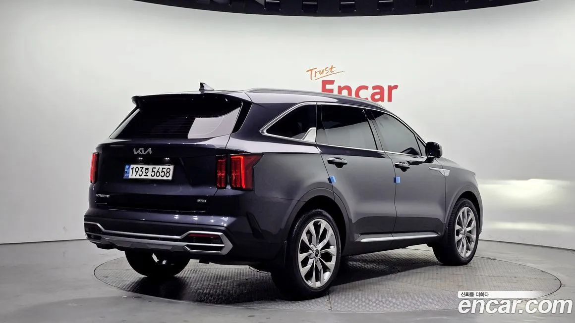 Kia Sorento 2023 из KR, фото 2