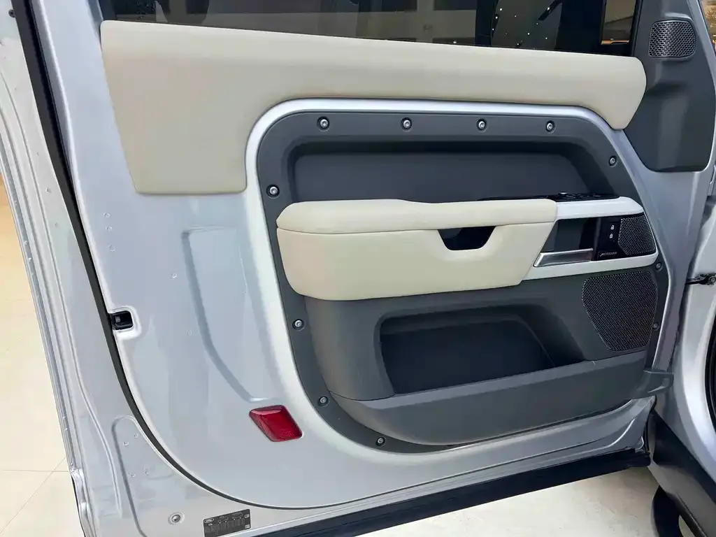 Land Rover Defender 2022 из CN, фото 9