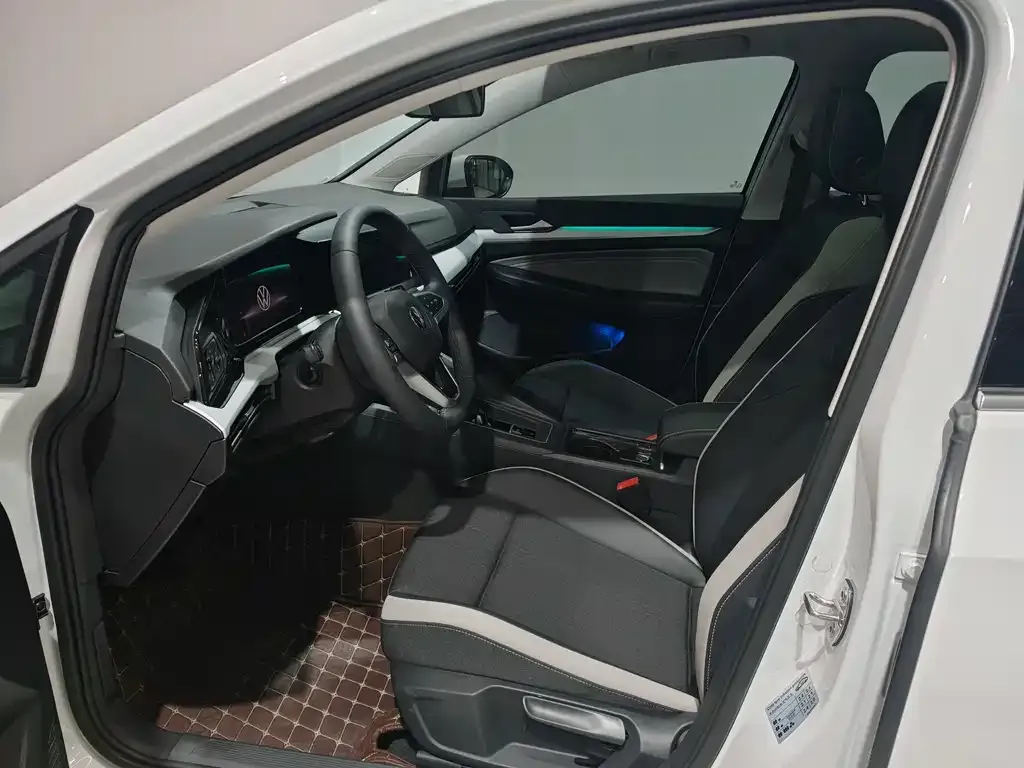 Volkswagen Golf 2022 из CN, фото 7