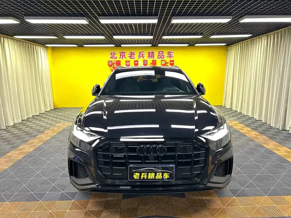 Audi Q8 2021 из CN, фото 2