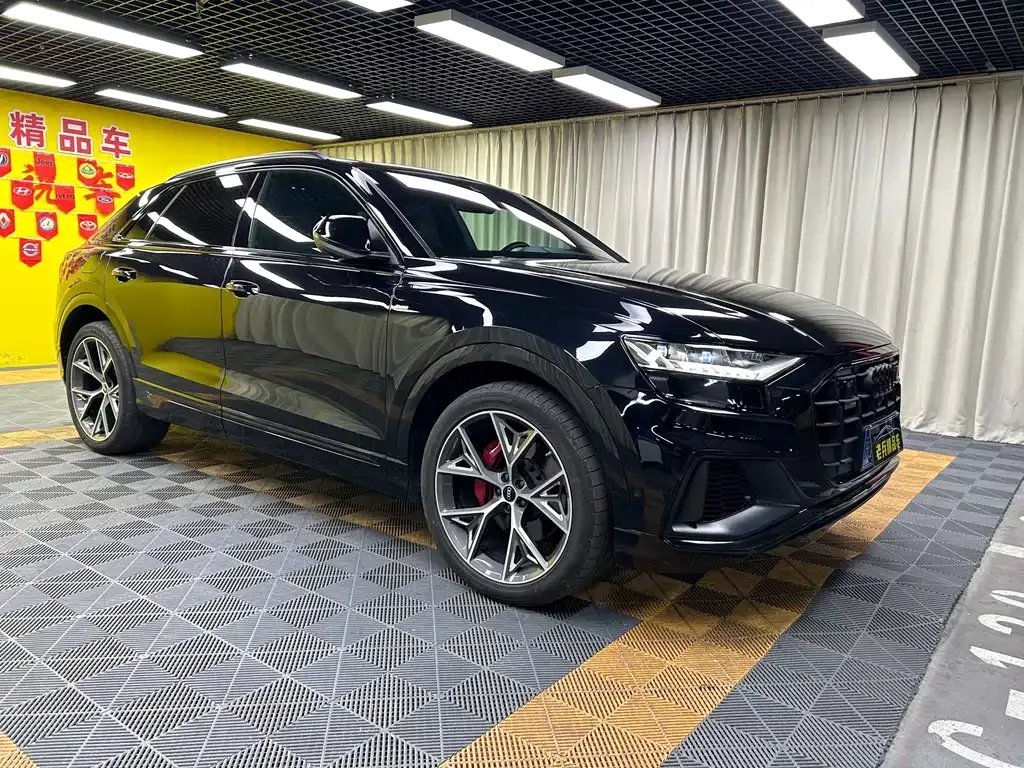 Audi Q8 2021 из CN, фото 3