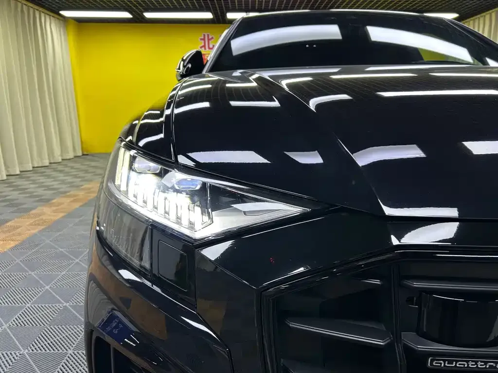 Audi Q8 2021 из CN, фото 7