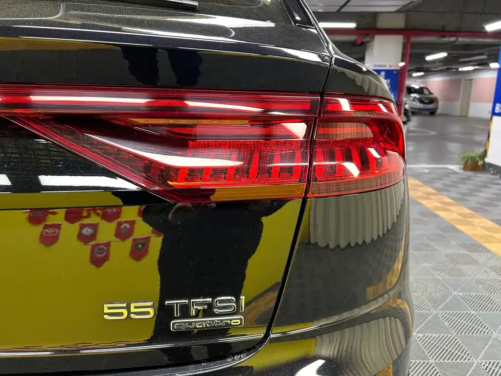 Audi Q8 2021 из CN, фото 9