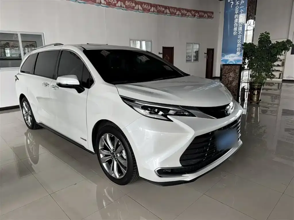 Toyota Sienna 2023 из CN, фото 6