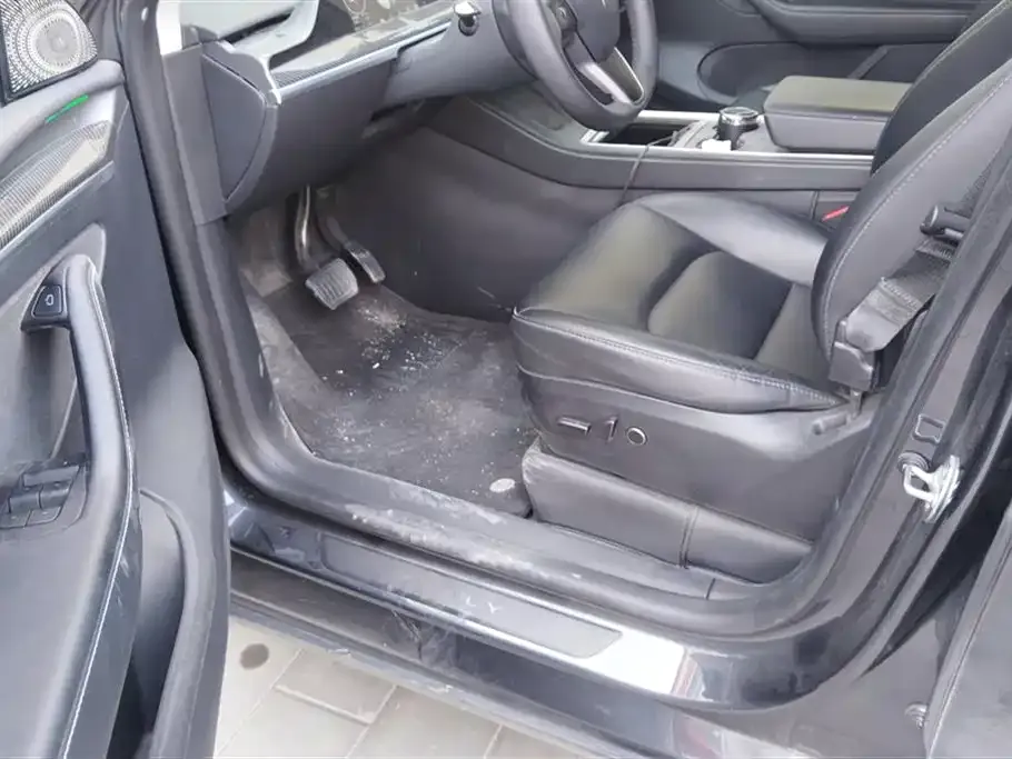 Tesla Model Y 2024 из CN, фото 9