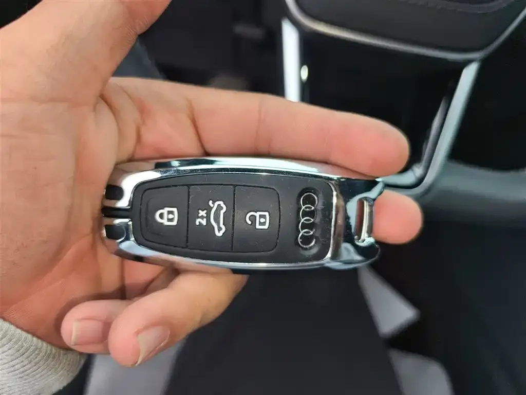 Audi A6L 2024 из CN, фото 9