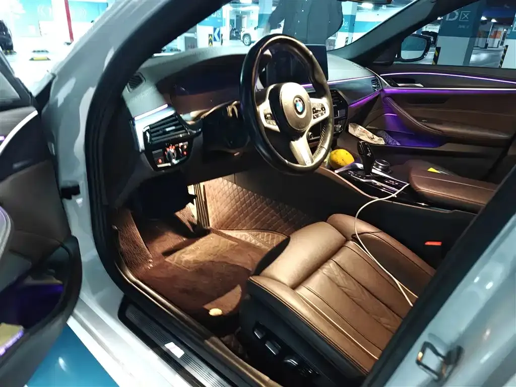BMW 5 Series 2022 из CN, фото 2