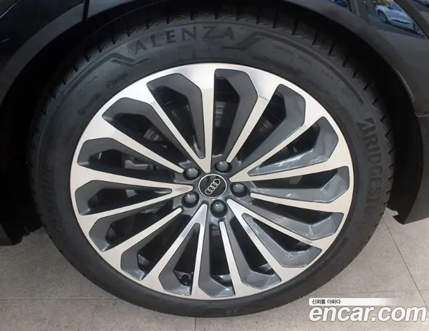 Audi Q8 e-tron 2024 из KR, фото 5