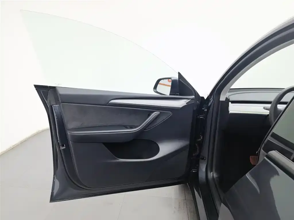 Tesla Model Y 2024 из CN, фото 8