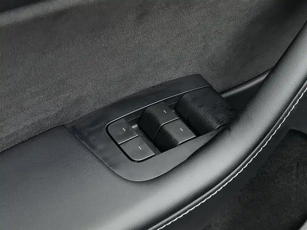 Tesla Model Y 2024 из CN, фото 9