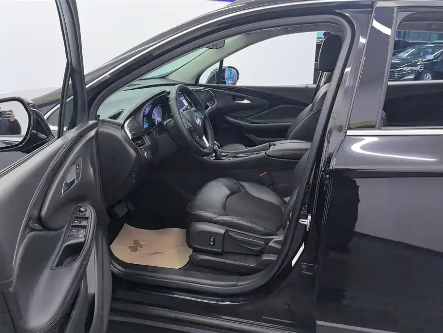 Buick Envision Plus — фото 9