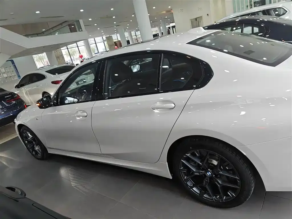BMW 3 Series 2024 из CN, фото 5