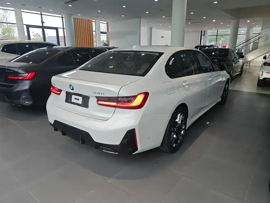 BMW 3 Series 2024 из CN, фото 7
