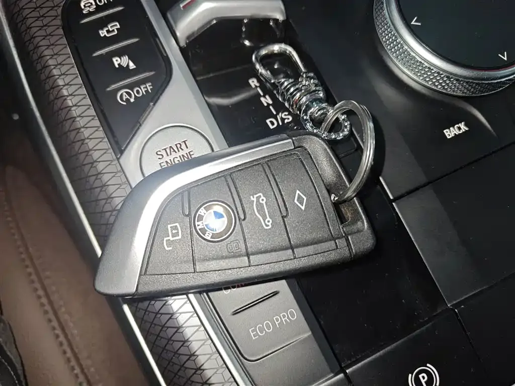 BMW 3 Series 2024 из CN, фото 9
