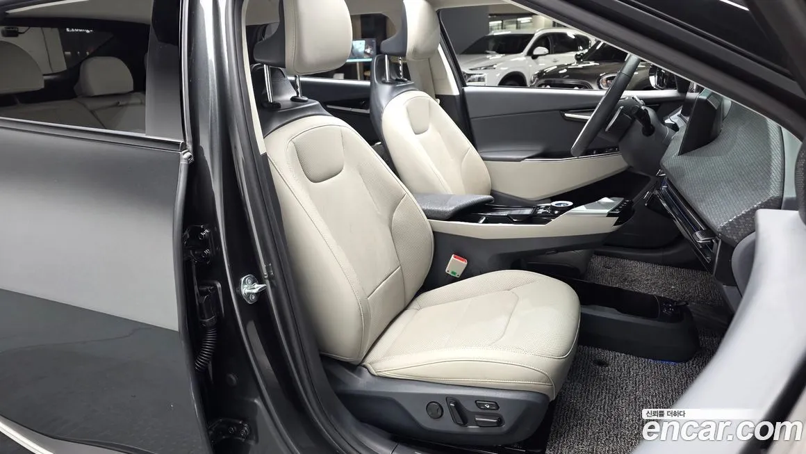 Kia EV6 2023 из KR, фото 10