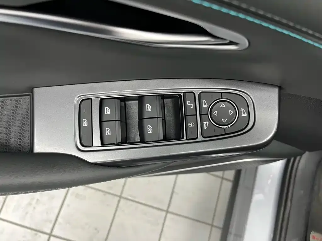 BYD L DM-i 2025 из CN, фото 8