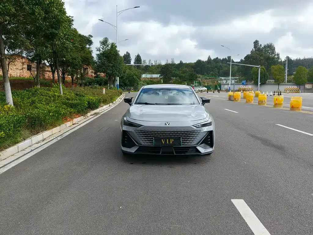 Changan UNI-V iDD 2023 из CN, фото 2