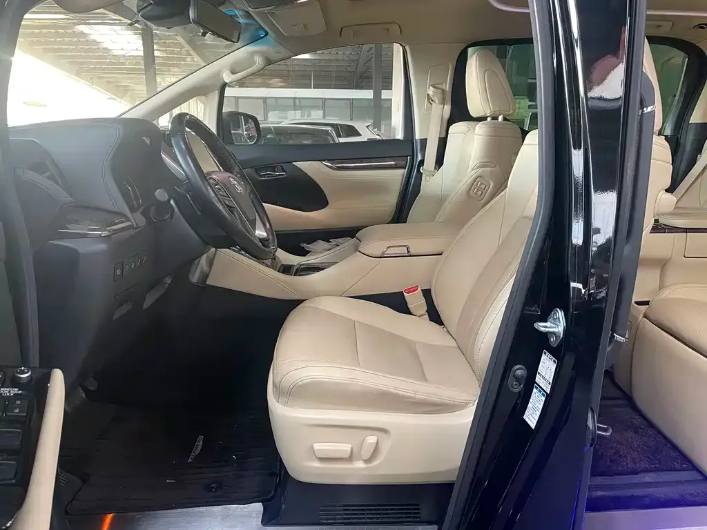 Toyota Alphard 2022 из CN, фото 8