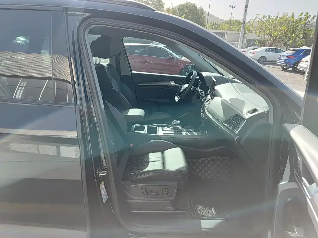 Audi Q5L 2023 из CN, фото 10