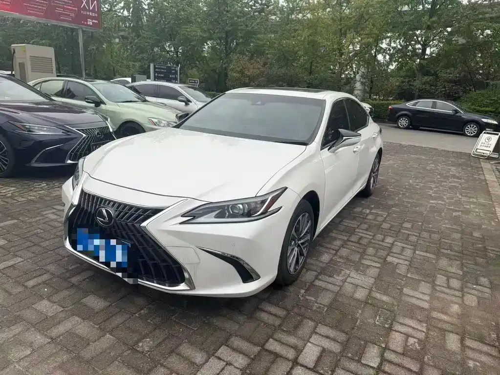 Lexus ES 2024 из CN, фото 1
