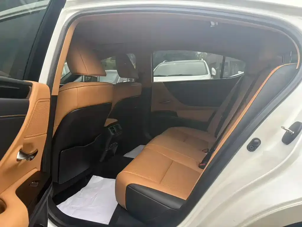 Lexus ES 2024 из CN, фото 5