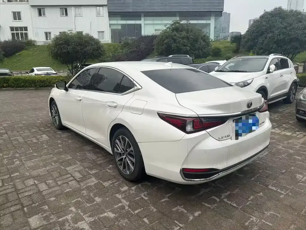 Lexus ES 2024 из CN, фото 9