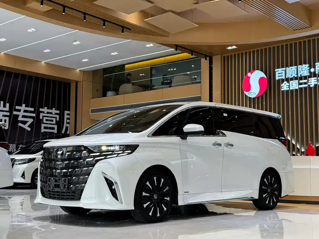 Toyota Alphard 2024 из CN, фото 1